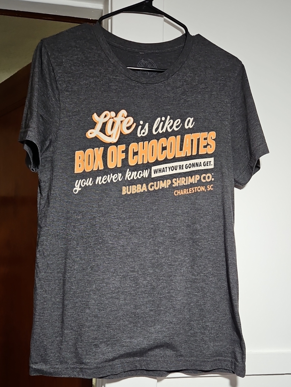 Bubba Gump Shrimp Life is Like a Box of Chocolates Short Sleeve T-shirt Size M